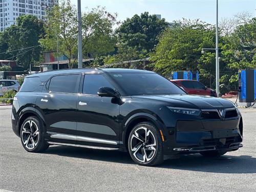 VinFast VF9 Plus 