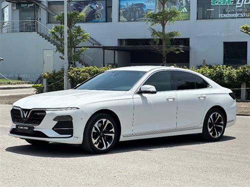 VinFast Lux A Plus 